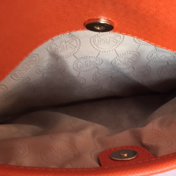 Michael Kors orange crossbody bag - Picture 8 of 11